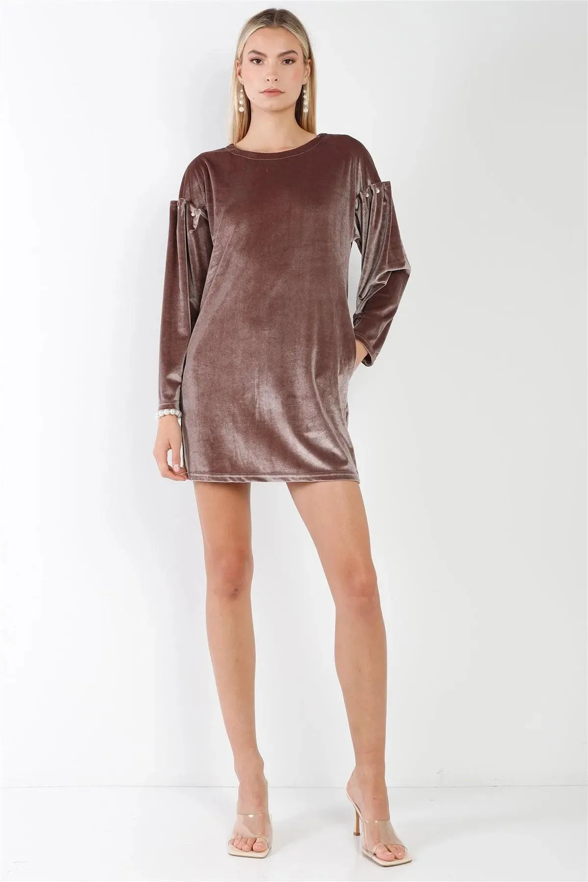 Cocoa Velvet Long Sleeve Pearl Detail Mini Dress /2-2-2