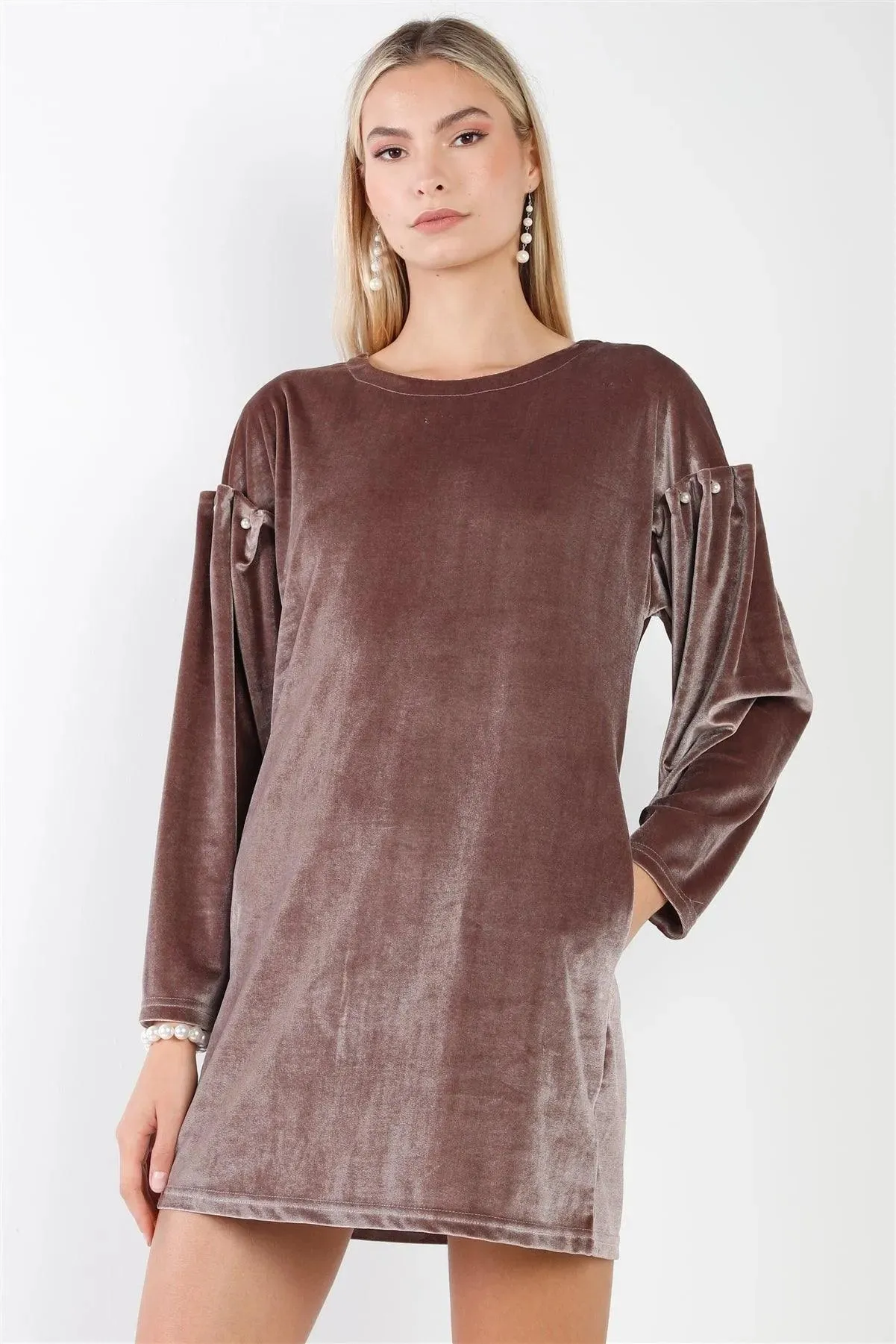 Cocoa Velvet Long Sleeve Pearl Detail Mini Dress /2-2-2