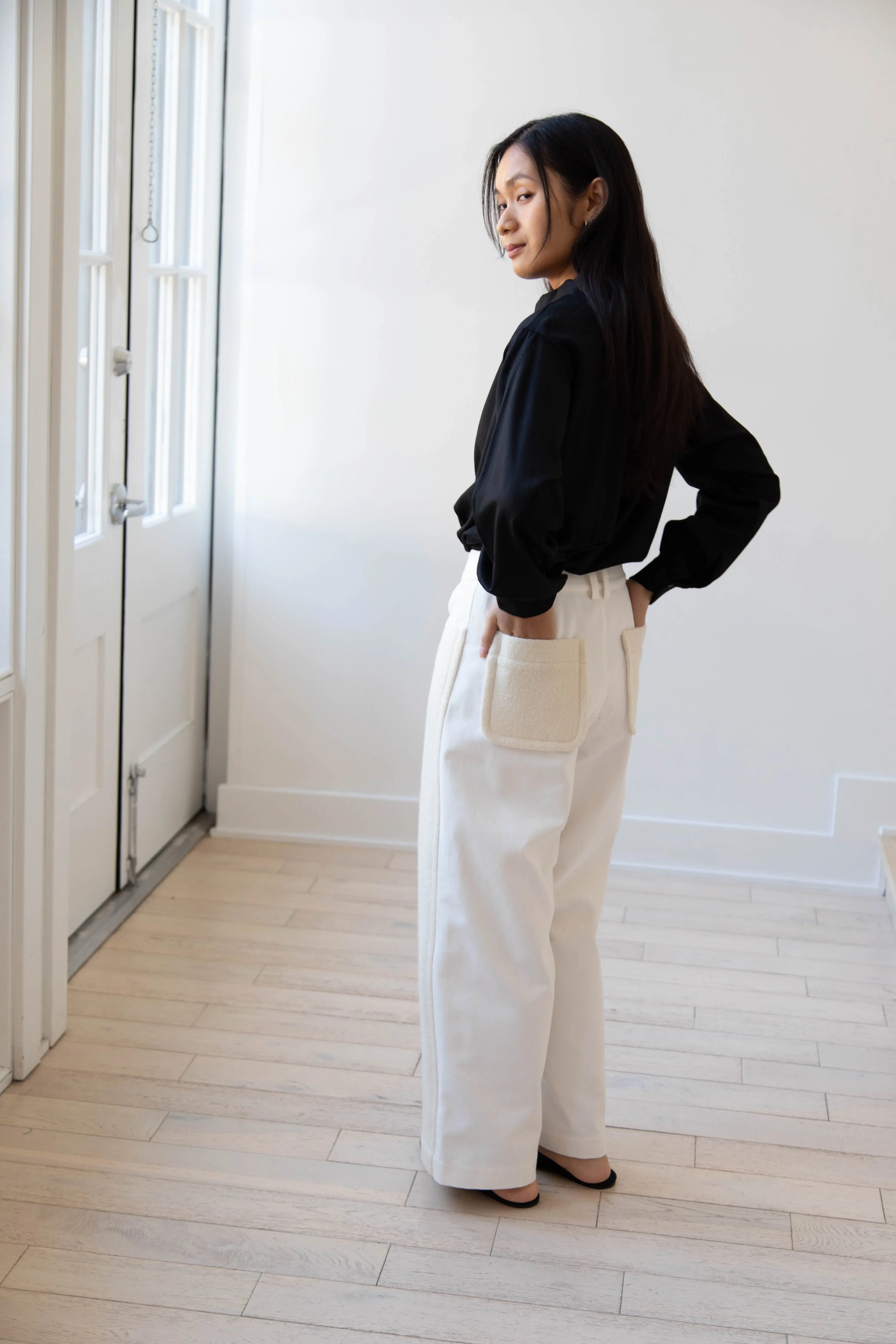 École de Curiosités | Peg Pants in White & Ecru