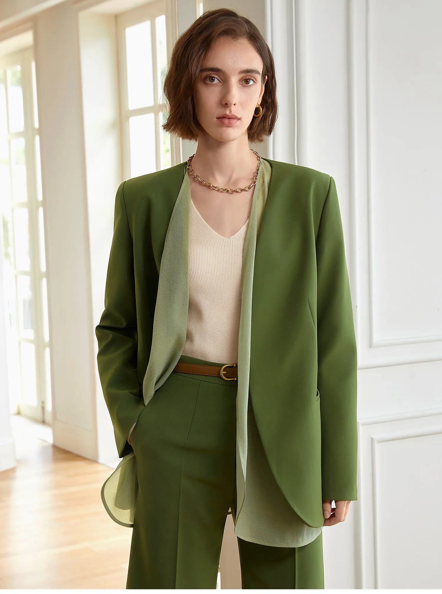 Collection of high-end, retro trousers, crafted with a drape high waist short suit set- Colo