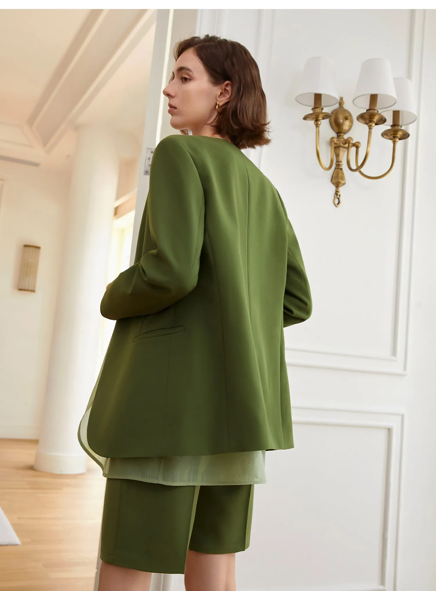 Collection of high-end, retro trousers, crafted with a drape high waist short suit set- Colo