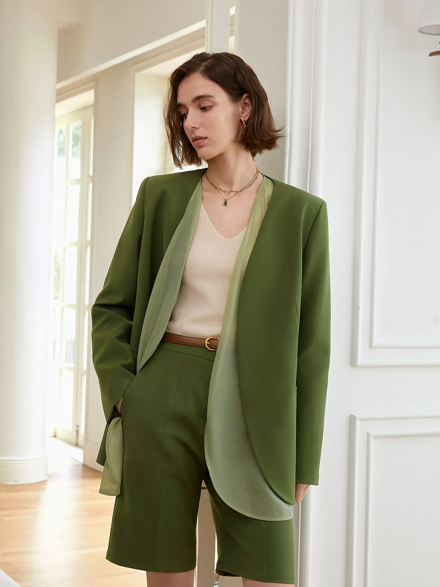 Collection of high-end, retro trousers, crafted with a drape high waist short suit set- Colo