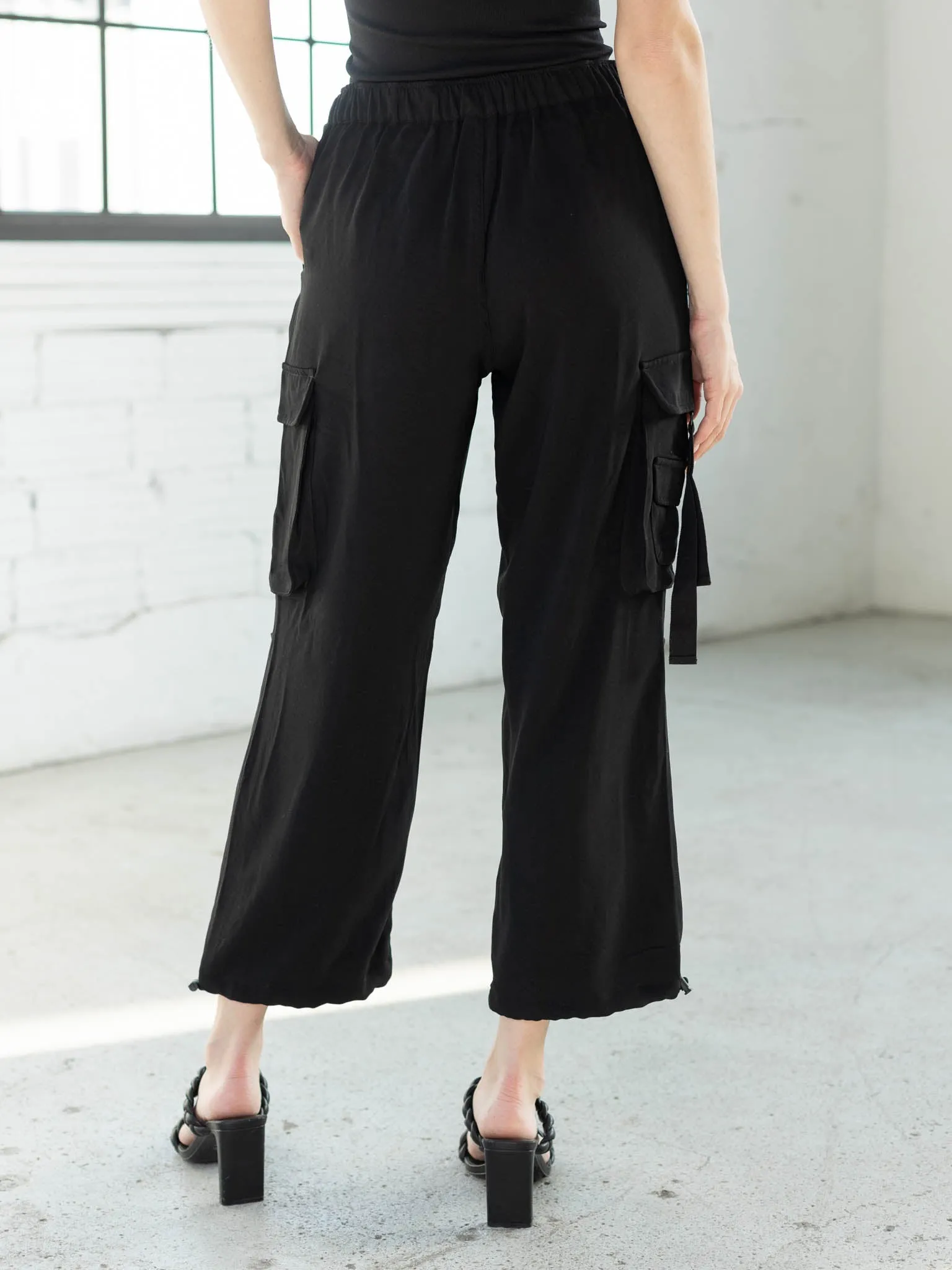 Liverpool Cinch Hem Parachute Pant