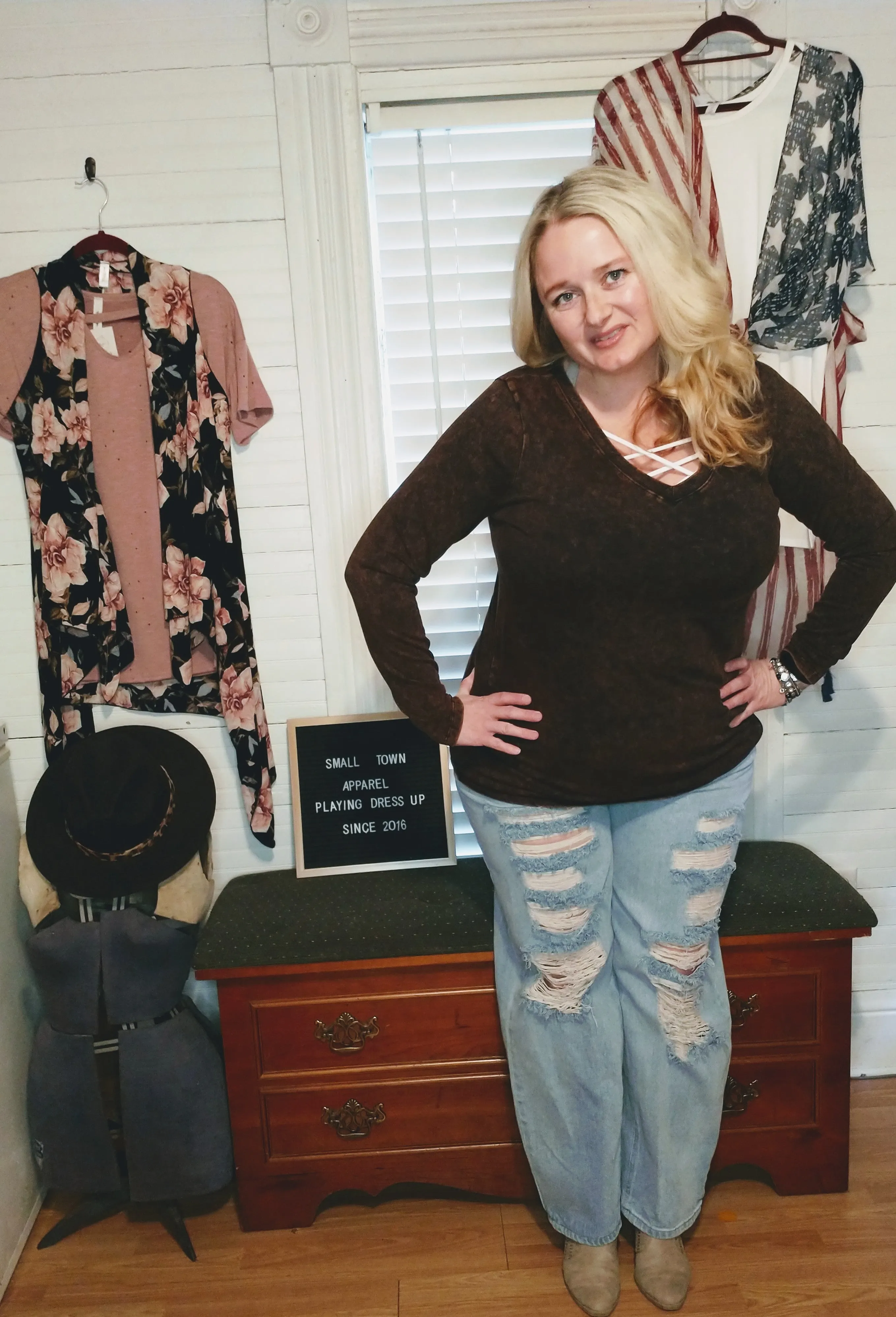 Wide Leg Distressed Jeans